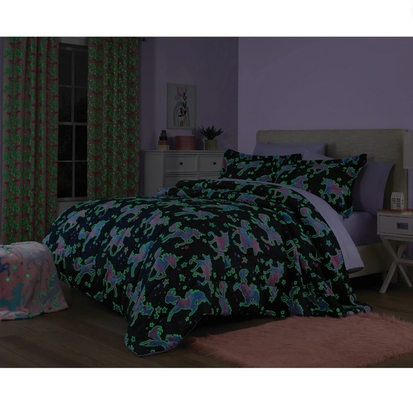 Your Zone 7-Piece Glow in the Dark Unicorn Bed in a Bag, Full - Picture 4 of 6